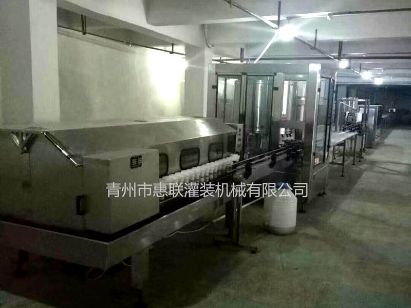 白酒灌裝設(shè)備 白酒灌裝設(shè)備