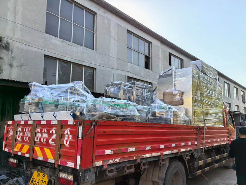 白酒灌裝機生產(chǎn)線